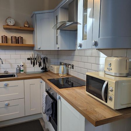 The Coach House Apartment At Cefn Tilla Court, Usk Exterior foto